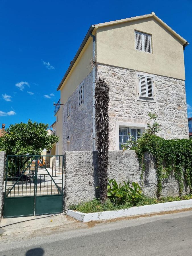 Apartmani Barbarosa Sveti Filip i Jakov Exteriér fotografie